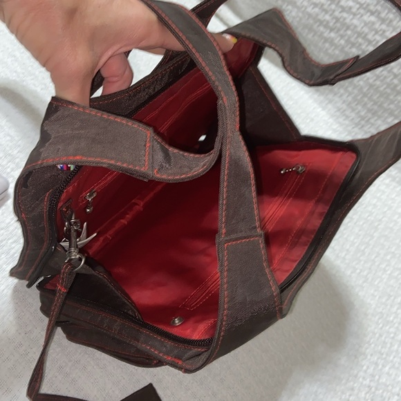 Like new Baggalini Messenger Jetsetter slim Crossbody - Picture 13 of 16